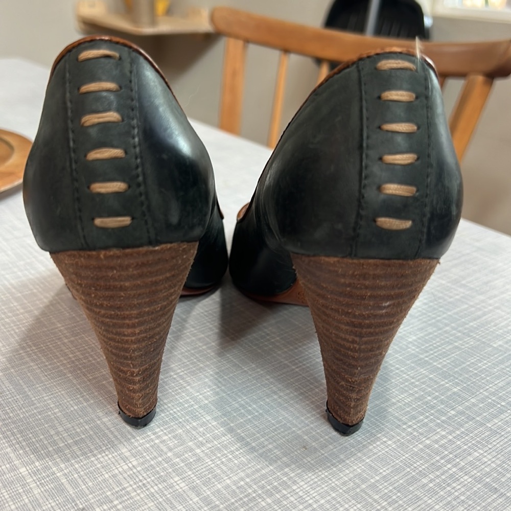 Vintage Leather J shoes - Picture 5 of 8